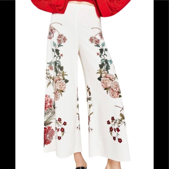 Zara Pants - NEW!💫ZARA floral pants